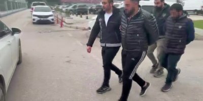 Otomobilden 10 bin paket kaçak sigara çıktı: 2 kişi tutuklandı