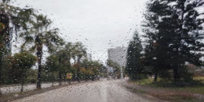 Meteoroloji uyarmıştı: Adana güne yağmurla uyandı