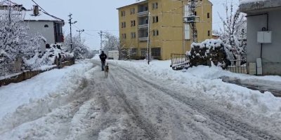 Adana’nın o ilçesinde kar hayatı durdurdu: Yollar kapandı, okullar tatil edildi