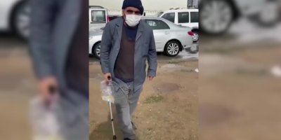 Sonda tüpüne meyve suyu koyup dilencilik yapan şahıs yakalandı