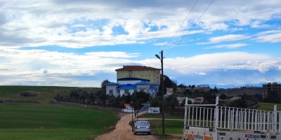 15 yıllık Çukurova Güzel Sanatlar Lisesi çamura teslim