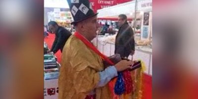 Umut Sahnesi’nin “Yalancı” oyunu Çukurova Kitap Fuarı’nda engellendi