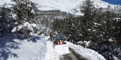 Adana Feke'de kar 1 metreyi aştı