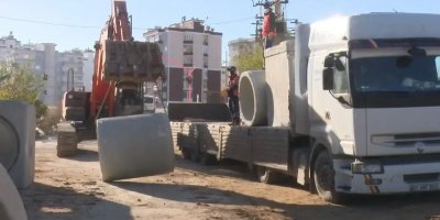 Kozan’da 3 Mahalleyi Kapsayan Yağmur Suyu Hattında Çalışma