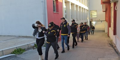 Fuhuş yaptıran masaj salonlarına operasyon: 14 kişi tutuklandı