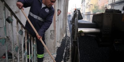 Seyhan’da asfalt mesaisi sürüyor: Gülpınar–Dumlupınar hattı yenilendi
