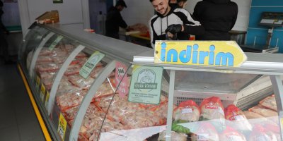 Zehirlenmeler tavuk fiyatlarını baskıladı