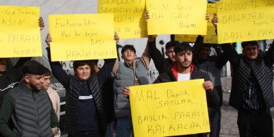 Adana'da gençlerden başlık parası eylemi