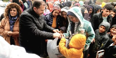 Seyhan Belediyesi, Zeytinli ve Söğütlü Mahallelerinde yaraları sarıyor