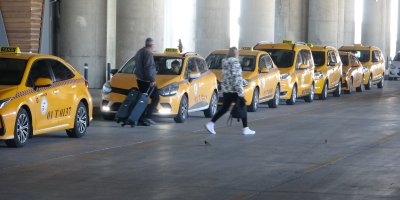 Havalimanı taksicileri, korsandan şikayetçi