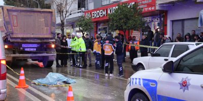 Kozan’da feci kaza: 86 yaşındaki yaya kamyonun altında can verdi