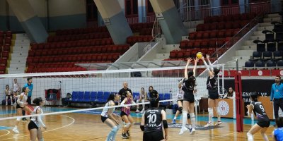 Adana Büyükşehir Belediyespor’dan genç kızlarda şampiyonluk