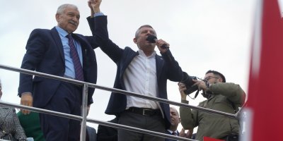 Özgür Özel ''Oya Tekin'i görevinin başına Adana'ya bekliyoruz''