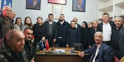 Anahtar Parti Adana teşkilatı Karaisalı’da saha çalışmalarını değerlendirdi