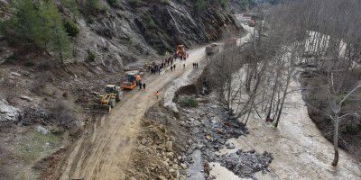 Kayseri-Adana karayolunda selin izleri siliniyor