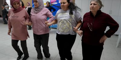 Çukurova Belediyesi'nden kadınlara özel ''Halk Oyunları Kursu'' büyük ilgi gördü