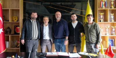 Adana 01 FK’da teknik direktörlük görevine Mehmet Yıldırım getirildi