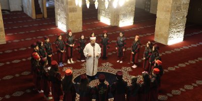 Öğrenciler, Ramazan coşkusunu sokaklara taşıdı