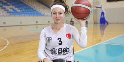 Motosiklet kazasıyla felç kaldı, basketbolla yeniden ayağa kalktı