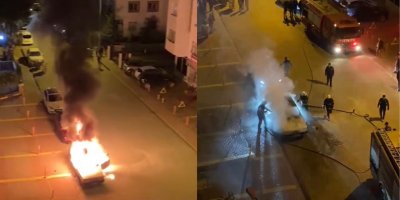 Park halindeki otomobil alev alev yandı