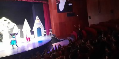 Seyhan’da “Umuda Dönüşüm” projesiyle öğrenciler tiyatroyla buluştu