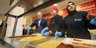 Yüreğir Belediyesi’nden Dayanışma Sofrası