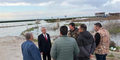 Karataş’ta baraj tahliyesi tarım arazilerini sular altında bıraktı: Çiftçiler destek istiyor