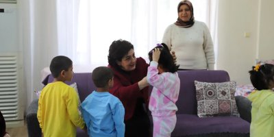 Süreyya Yavuz Sevgi Evleri’nde çocuklarla buluştu