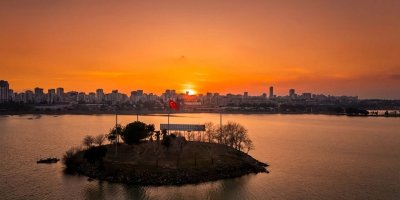 Seyhan Baraj Gölü’nde gün batımı Adana’yı büyüledi