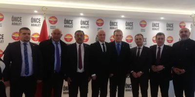 Adalet Partisi’nde yeni dönem: Mehmet Uygur Genel Başkan Yardımcısı seçildi