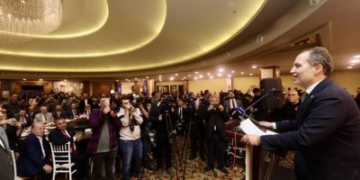 Fatih Erbakan, Adana’da Necmettin Erbakan’ı anma programına katıldı