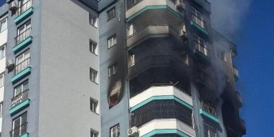10'uncu katta yangın: Polis, havaya ateş açarak vatandaşları uzaklaştırdı