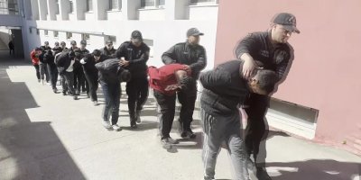 Adana'da zehir tacirlerine operasyon: 11 kişi tutuklandı