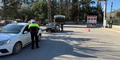 Kozan'da 10 araç ve 4 motosiklet trafikten men edildi