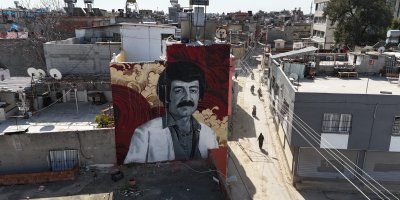 Müslüm Gürses ölümünün 13. yılında Adana'da çalıştığı kahvehanede anıldı