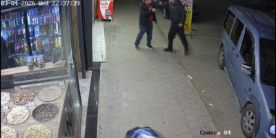 Kardeşler arasında "alacak-verecek" kavgası: O anlar kamerada