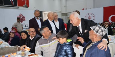 Başkan Yusuf Kanlı, iftarda vatandaşlarla bir araya geldi