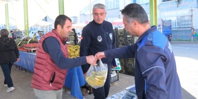 Ceyhan Belediyesi’nden Pazar Yerlerinde Gramaj Ve Fiyat Etiketi Denetimi