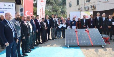 Adana'da konargöçer kadınlara taşınabilir enerji desteği