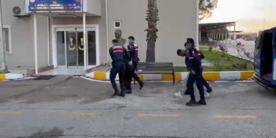 Kur'an-ı Kerim'lere zarar veren 2 kişi tutuklandı