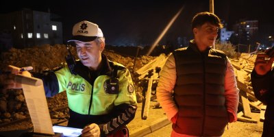 Kasksız sürücüden polise ilginç teklif: "Cezayı bana değil, plakaya yazın"