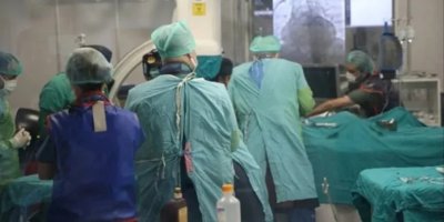 Yüreğir Devlet Hastanesi'nde acil servisi bastılar: Doktorlar 3 saat kilitli kaldı