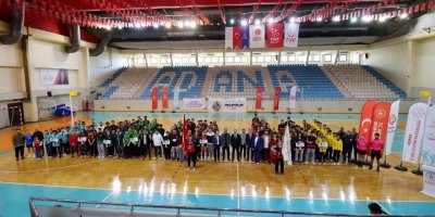 Adana’da korfbol gençler ve yıldızlar grup müsabakaları başladı