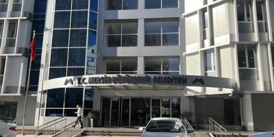 Mersin Büyükşehir Belediyesi operasyon yapıldı. Çok sayıda kişi hakkında gözaltı kararı verildi