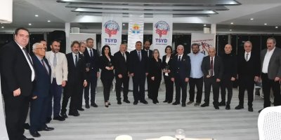 TSYD Adana’da spor basını başarı ödülleri sahiplerini buldu