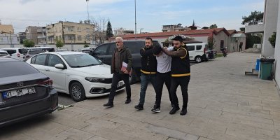 1,2 milyonluk vurgun: Altınları paylaşıp eğlendiler