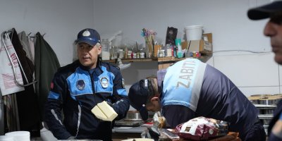 Kozan'da zabıta ekiplerinden bayram denetimi