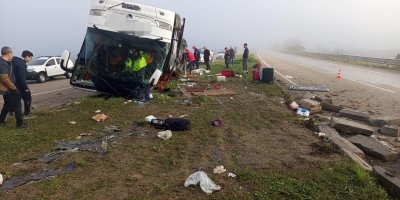 Kozan’da yolcu otobüsü devrildi: 2 ölü, 17 yaralı var!
