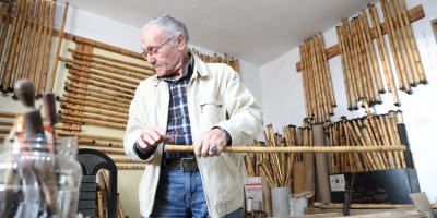 80 yaşında Çukurova kamışlarını sanata dönüştürüyor