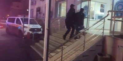 Hırsızlık suçundan 32 yıl hapis cezayla aranan hükümlü, çalıntı motosikletle dolaşırken yakalandı